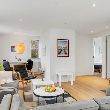 5 Bedroom Pet Friendly In *